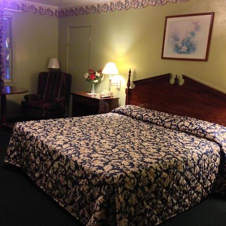 Claxton Northside Inn الغرفة الصورة